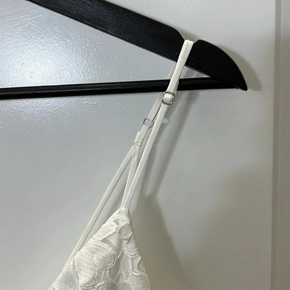 ASTR Lace Dress - Picture 8 of 9